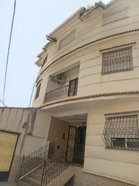Villa F5 500 m² à louer — Photo 1